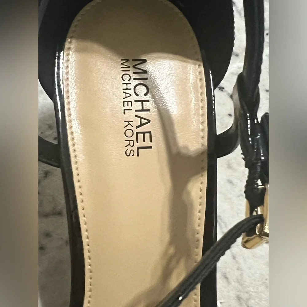 NEW women’s Michael Kors Simone Mid Sandals patent shiny leather- Black US 10M